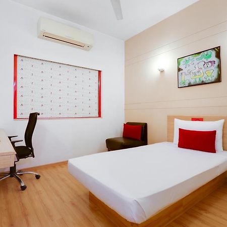 Red Fox By Lemon Tree Hotels, East Delhi Exterior photo