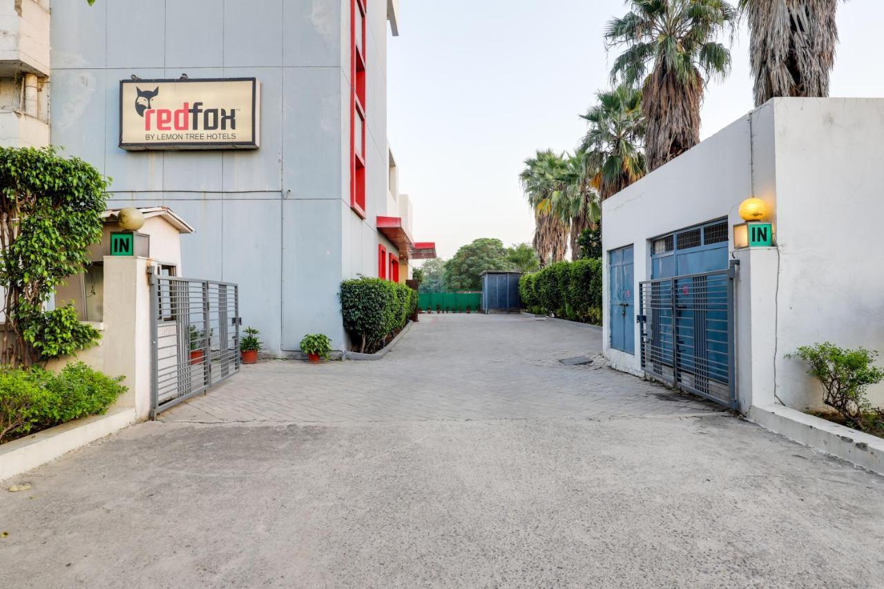 Red Fox By Lemon Tree Hotels, East Delhi Exterior photo