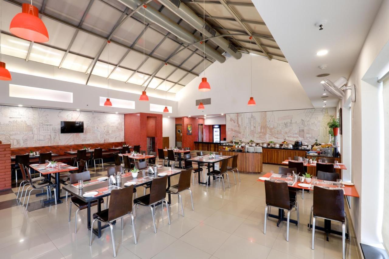 Red Fox By Lemon Tree Hotels, East Delhi Exterior photo