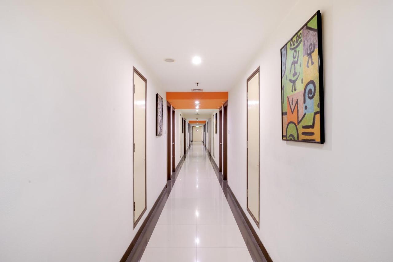 Red Fox By Lemon Tree Hotels, East Delhi Exterior photo