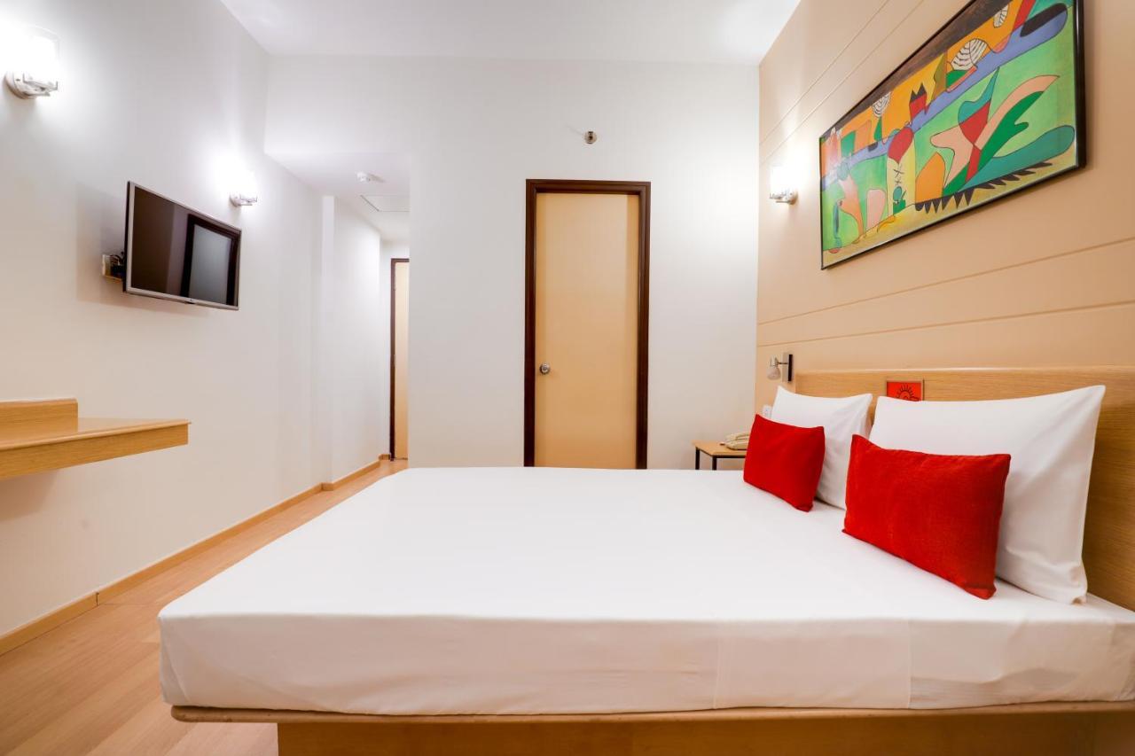 Red Fox By Lemon Tree Hotels, East Delhi Exterior photo