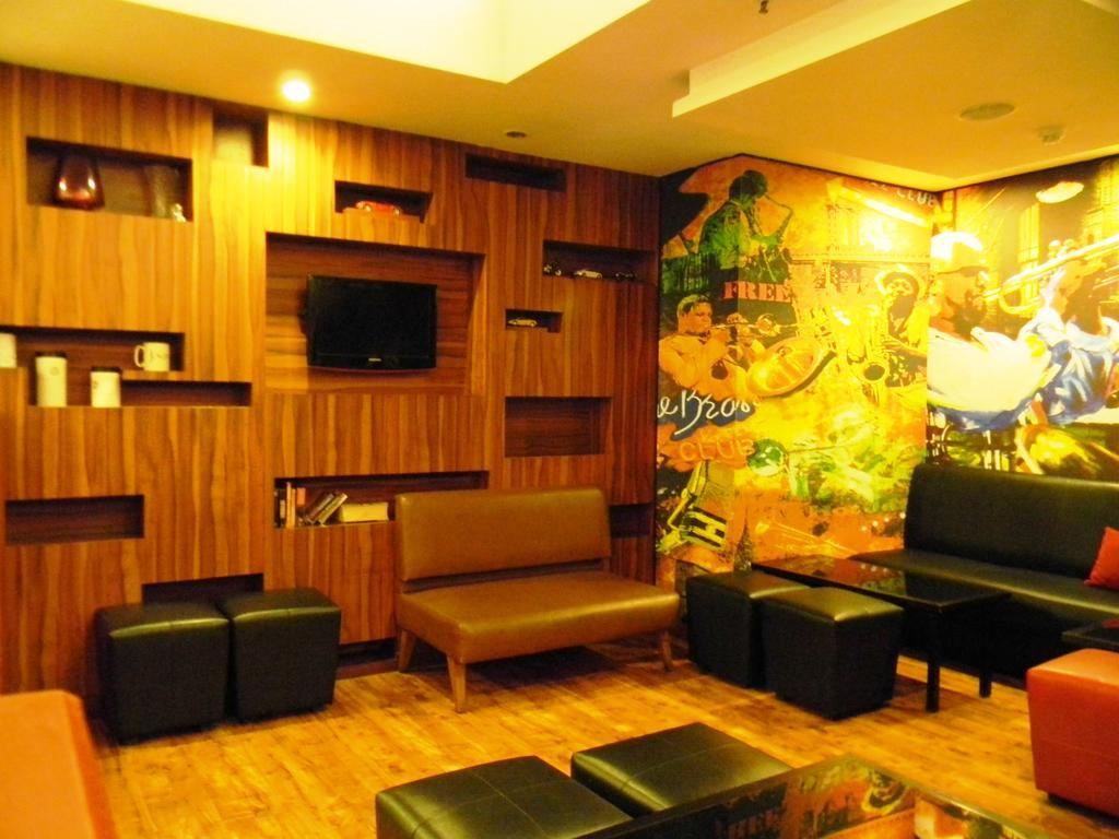 Red Fox By Lemon Tree Hotels, East Delhi Exterior photo