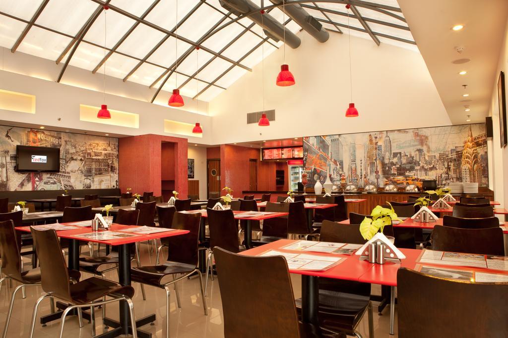 Red Fox By Lemon Tree Hotels, East Delhi Exterior photo